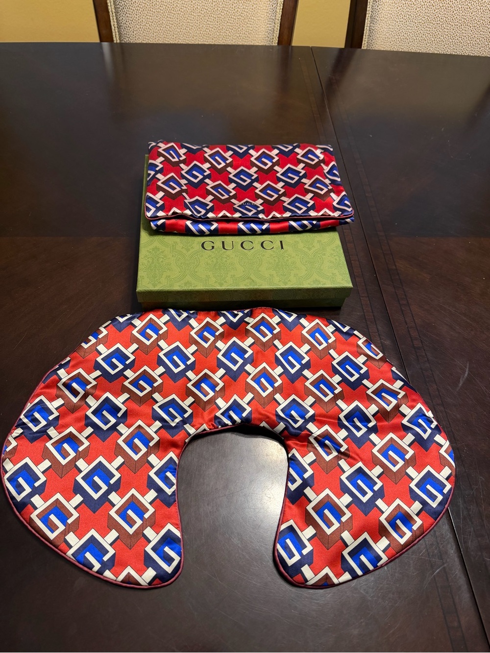 New Gucci Geometric G Logo Neck Pillow Travel Accessories Red Blue